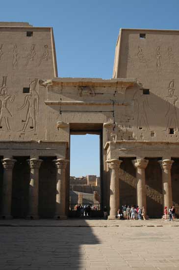 Temple of Horus at Edfu, Egypt.....معبد حورس بادفو Picture 054001